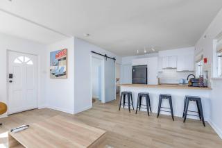 Beachy Breeze, Sleeps 4, Steps to Scarb Beach - 4