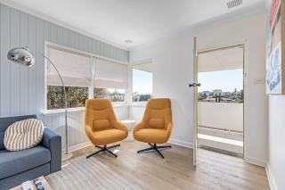 Breezy Beachside 2BR Private Balcony Views - 9