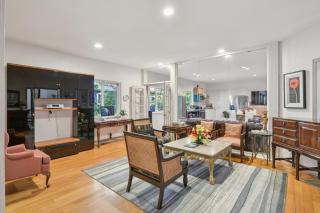 6 bedrooms, Walking distance to airport - 5