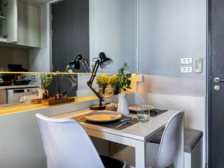 Upscale High-Rise 1BR - Ultra Fast Wifi - Phrom Phong - 3