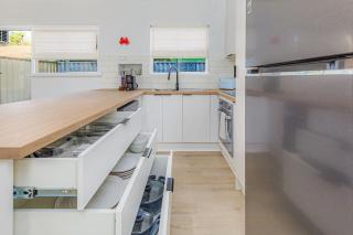 Sun, Surf, WiFi .. Beachy 2Bed w. priv Courtyard - Perth - 1