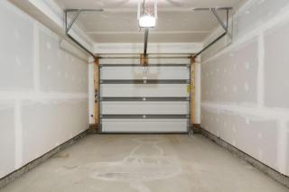 Two Bedroom Townhouse with AC Garage Parking and Wifi - Calgary - 7
