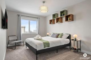 Large Luxury Home Featuring Entertain Room with Karaoke Air Hockey and Pool Table - 5