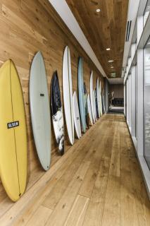 Posh 2BR Retreat Gym Prkng and Scenic Rooftop - 3