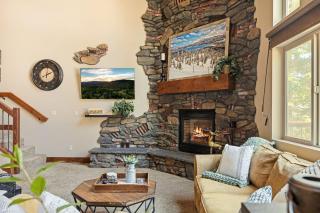 Luna Ridge Chalet - 8