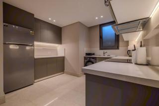 Cozy first floor city view 2BR - 3