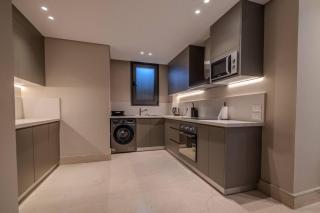 Cozy first floor city view 2BR - 1