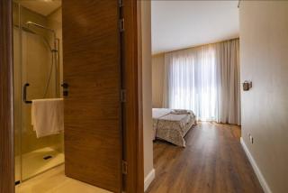 Stylish 2 Bedroom with City View - 1