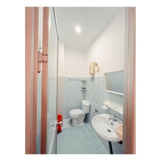 Centrally located D1 - 2