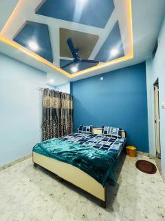 Shivam Home Stay - 8