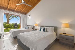 Villa with golf course views - 9
