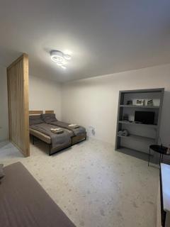 Manda's Flat - 4