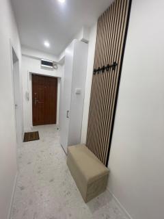 Manda's Flat - 1