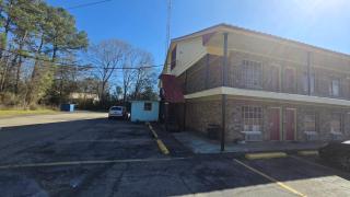OYO Jeffersonian Motor Inn - 9