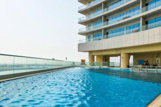 Al Reef Elite 3BR - Luxury Stay with Pool Access Near Al Reef Beach & Marina - 3