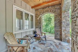 The Retreat at Wildwood - Hot Tub Theater & Deck - 6