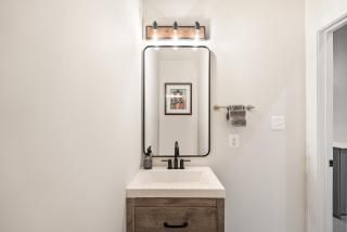 Designer 3BR DC Home King Bed, Family Friendly - Washington - 9