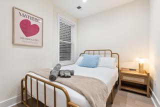 Designer 3BR DC Home King Bed, Family Friendly - 2
