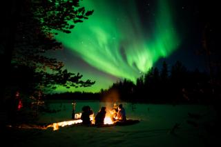 Lapland aurora riverside - 3