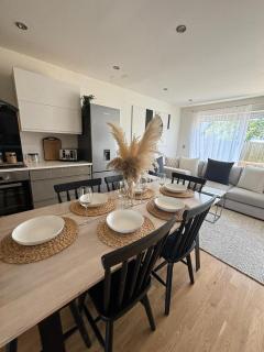 5bed stylish Eco House With Parking - 4