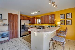 Centrally Located Kailua-Kona Condo with Lanai! - Kailua-Kona - 4
