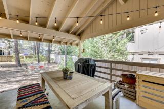 Game Room and Deck Wooded Big Bear Lake Retreat - 9