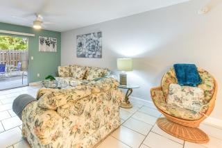4 Mi to Siesta Key Beach Condo with Pool Access - 5