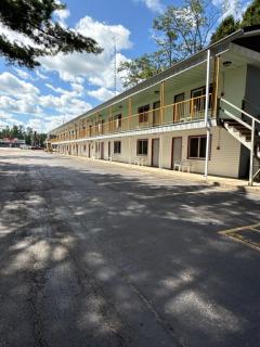 Lake Aire Motel - 4