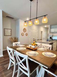 Brand New 3BR 3BA Designer Home - Families, Groups, Golf, Beach, Parking - Myrtle Beach - 3