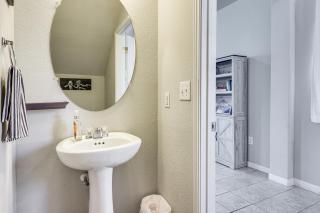 Family Home with Pool Access 5 Mi to Downtown Buda! - Buda - 2