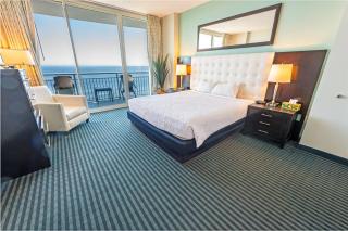 New Direct Oceanfront King 2BR ,Modern Decor,Pools - 0