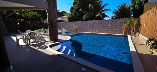 Casa com Piscina e Área Gourmet para Família - 2