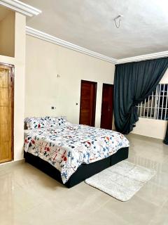 Spacious Private Room In Cotonou - 3
