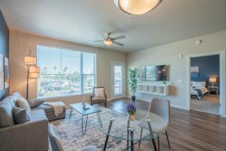 Spacious 1BD - Balcony, Pool, Gym, W-D - Sleeps 4 - 0