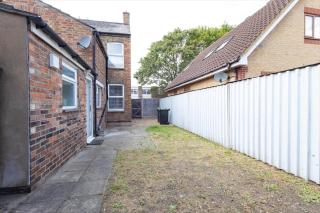3 Bed House Bedford Free Parking - Bedford - 4