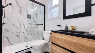 Spacious Home Perfect for Two Families or Groups - Langley - 2
