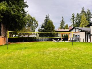 Spacious Home Perfect for Two Families or Groups - 7