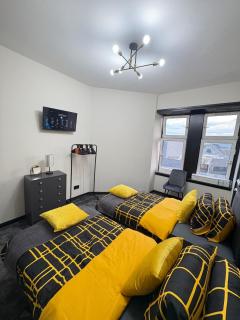 3BR West End Flat w Free Parking - 5