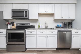 Newest Sea Lakes 2nd Floor Condo at Cherry Grove! - 4