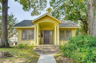 Walkable Dtwn Lafayette Home w/ Screened Porch - 0