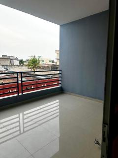 Private Room With Balcony, External Bathroom - Cotonou - 1