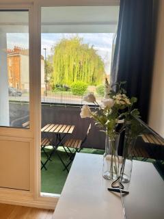 Canary Wharf O2 Excel Apartment with Balcony & Free Parking - 6