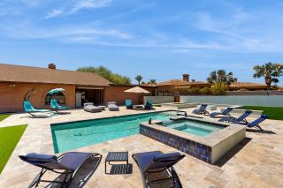 The Desert Oasis Retreat - 9
