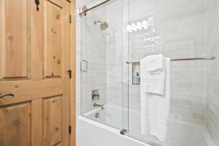 Heritage Penthouse by Exceptional Stays - 3