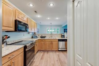 Keys of March Harbor --- 20288 Flagler Ct - 2