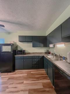 Blue Heron Cottage with Game Room, Deck & Hot Tub - 1