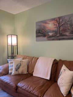Blue Heron Cottage with Game Room, Deck & Hot Tub - 7