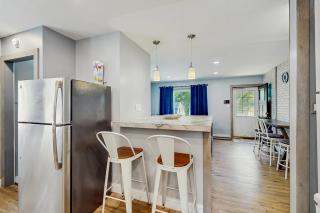 3BR House with Hot Tub, Fire Pit and Near Beach - 4