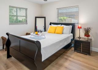 Stunning Tampa Stay Prime Location & Comfort! - 7