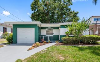 Stunning Tampa Stay Prime Location & Comfort! - 6